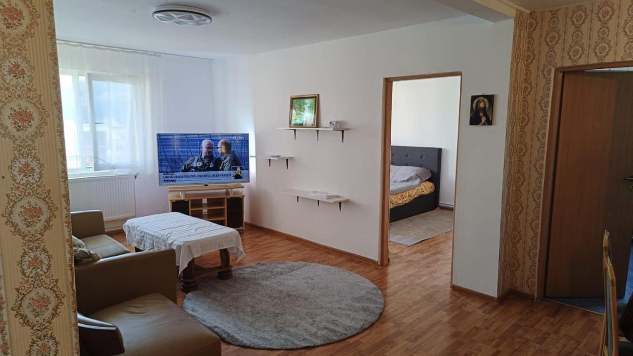 Apartament Marly Cathedral Gura Humorului Ngoại thất bức ảnh